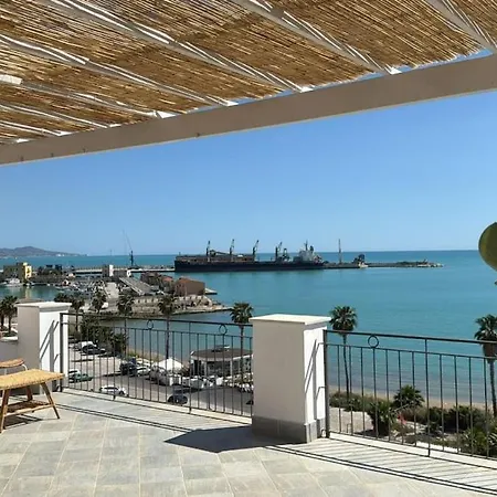 La Terrazza Sul Faro Apartment *