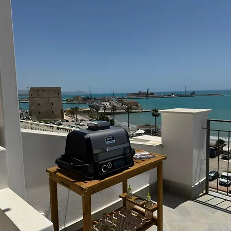 La Terrazza Sul Faro Apartment *