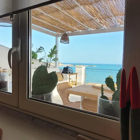 Apartman La Terrazza Sul Faro *